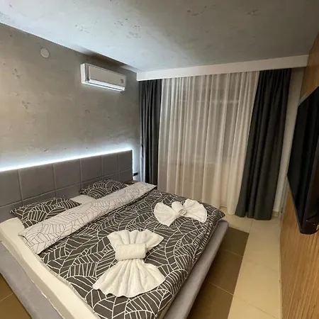 Leo Lux 1 Apartment Nis Exterior photo